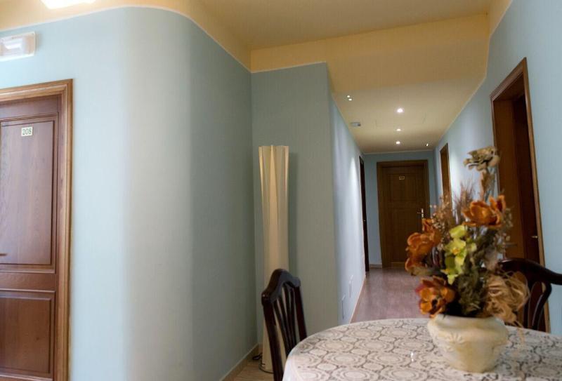 Hotel Villa Aurora Latina Buitenkant foto