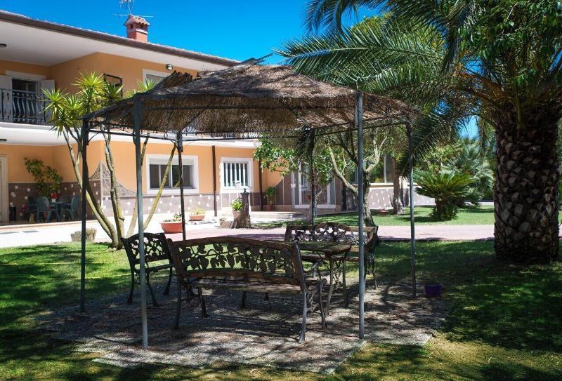 Hotel Villa Aurora Latina Buitenkant foto