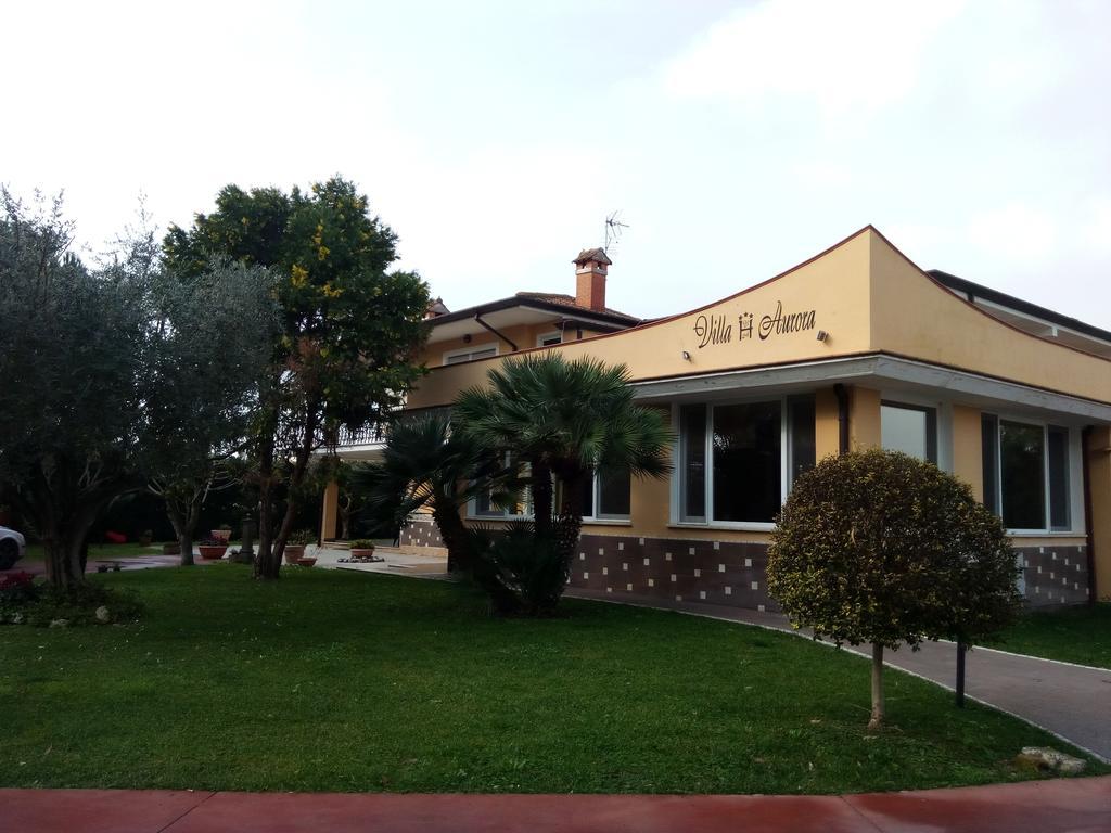 Hotel Villa Aurora Latina Buitenkant foto