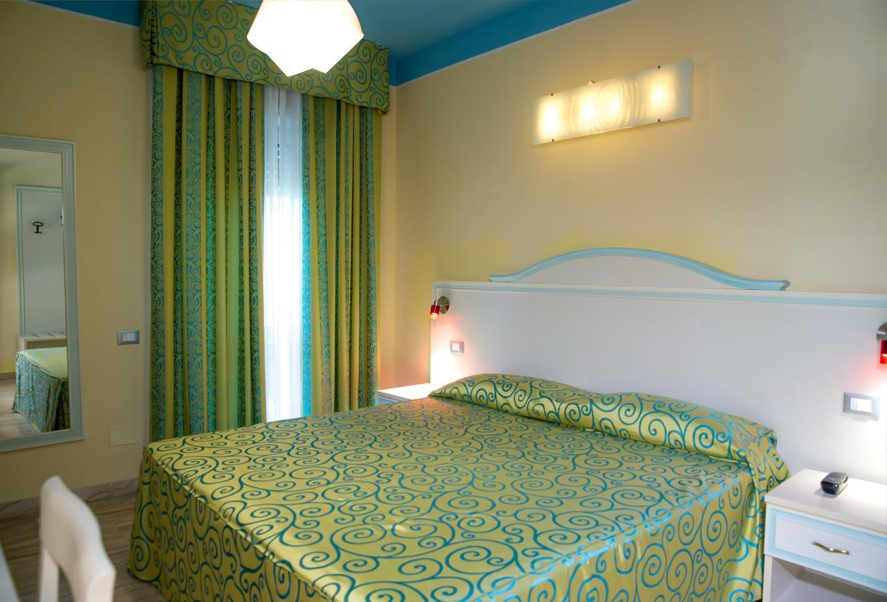 Hotel Villa Aurora Latina Buitenkant foto