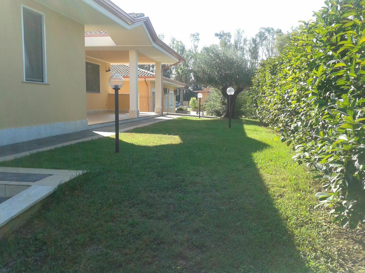 Hotel Villa Aurora Latina Buitenkant foto